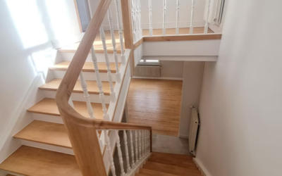 17 Escalier renove blanc et chene naturel